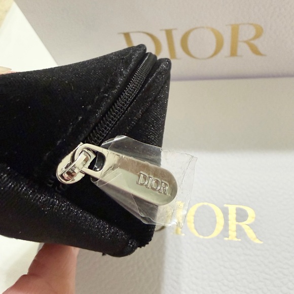 NWT DIOR BEAUTY Black Velvet Makeup Pouch - Picture 3 of 4